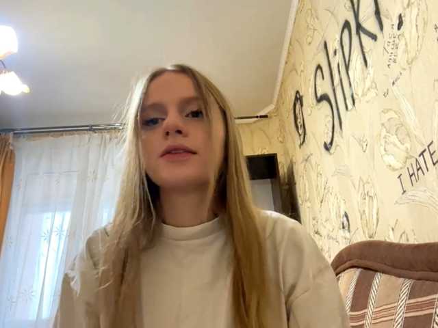 PriscillaLatham live cam on BongaCams