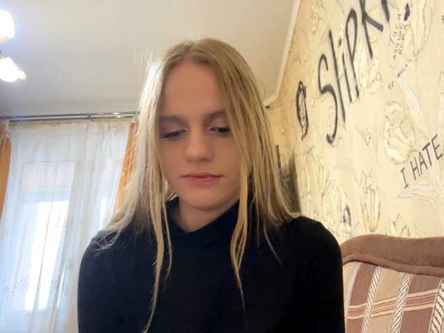 PriscillaLatham live cam on BongaCams