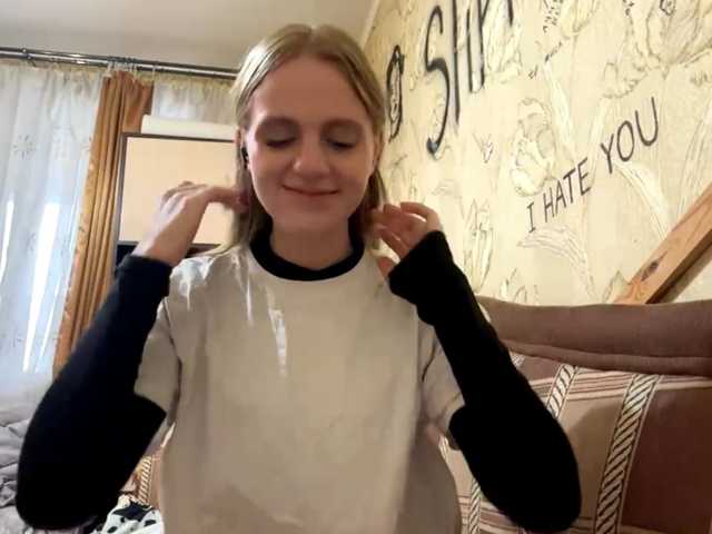 PriscillaLatham live cam on BongaCams