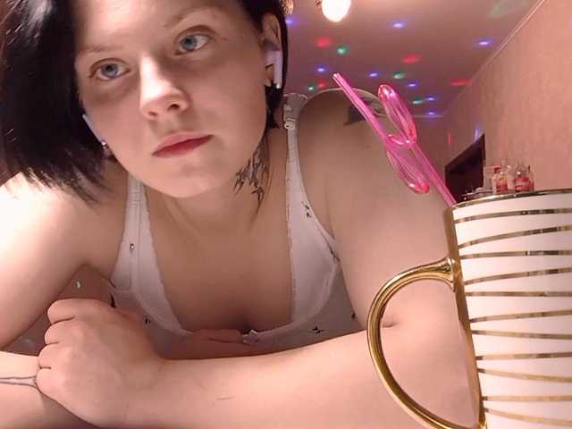 TamelaMaddrey webcam