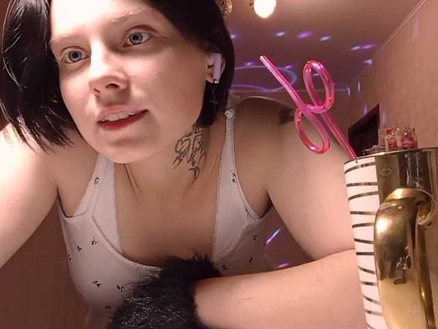 TamelaMaddrey webcam