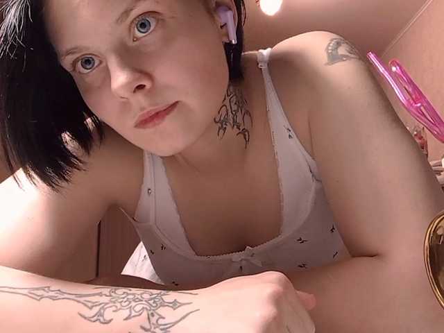 TamelaMaddrey webcam