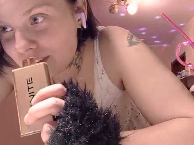 TamelaMaddrey live cam on BongaCams