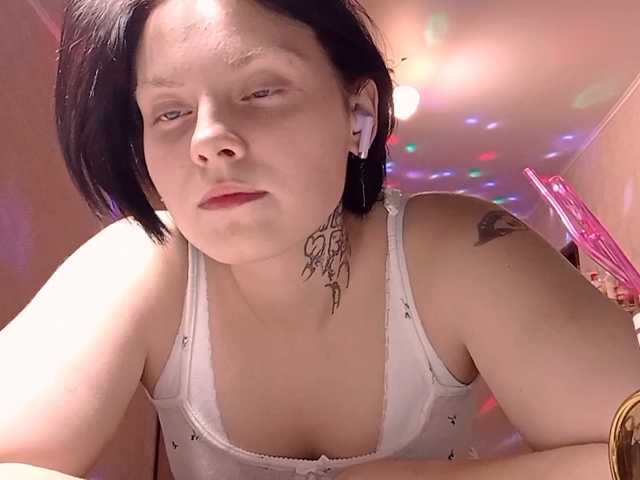TamelaMaddrey webcam
