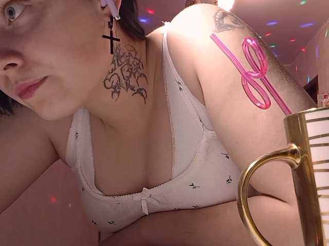 TamelaMaddrey webcam