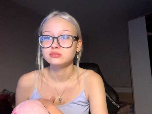 DeniseLindroth live cam on BongaCams