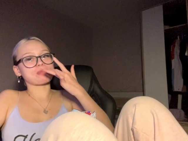 DeniseLindroth live cam on BongaCams