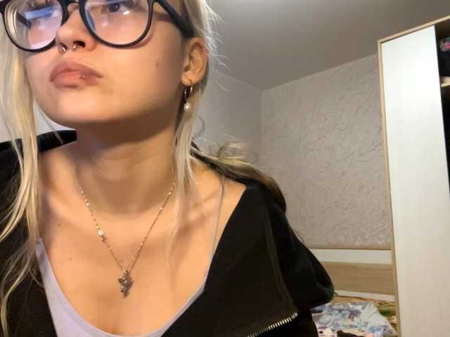 DeniseLindroth live cam on BongaCams