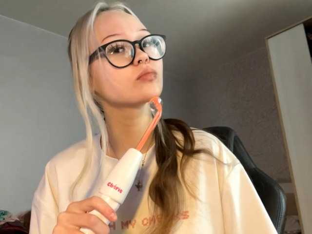 DeniseLindroth live cam on BongaCams