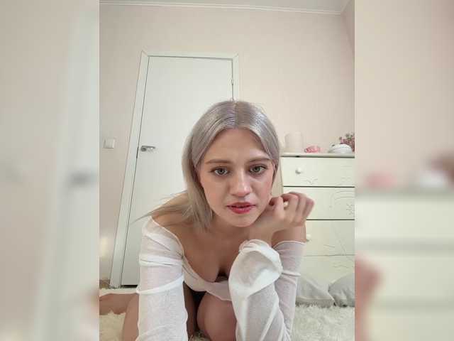 Lunarr-kitten live cam on BongaCams