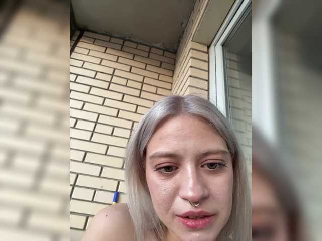Lunarr-kitten live cam on BongaCams