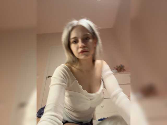 Lunarr-kitten live cam on BongaCams