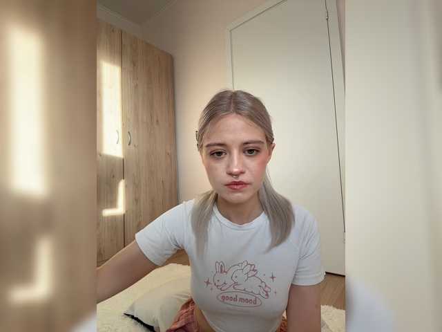 Lunarr-kitten live cam on BongaCams
