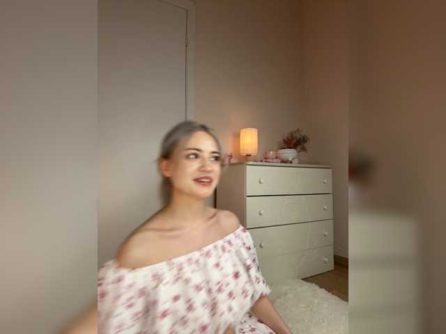 Lunarr-kitten live cam on BongaCams