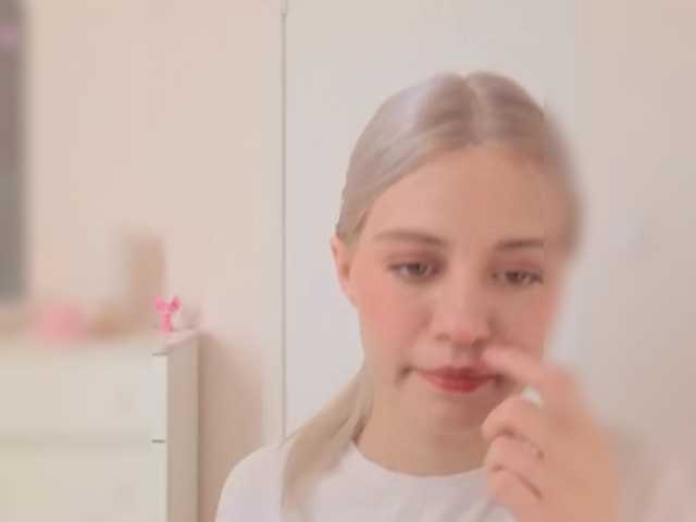 Lunarr-kitten live cam on BongaCams