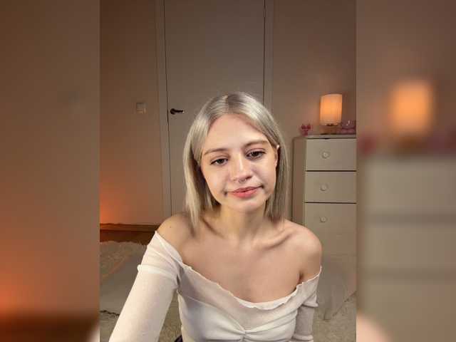 Lunarr-kitten live cam on BongaCams