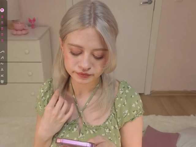 Lunarr-kitten live cam on BongaCams