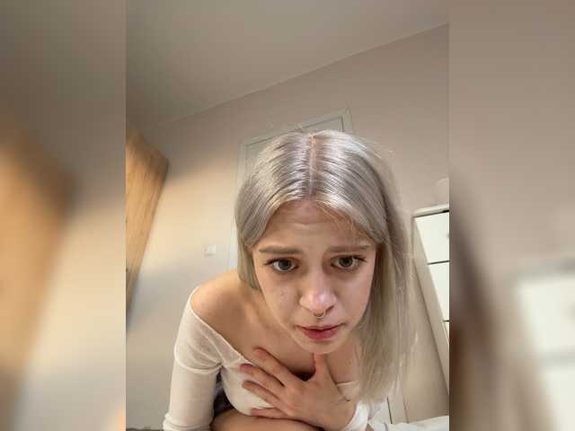 Lunarr-kitten live cam on BongaCams