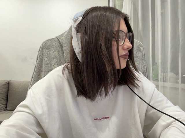 DaisyLolik live cam on BongaCams