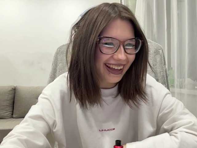 DaisyLolik live cam on BongaCams