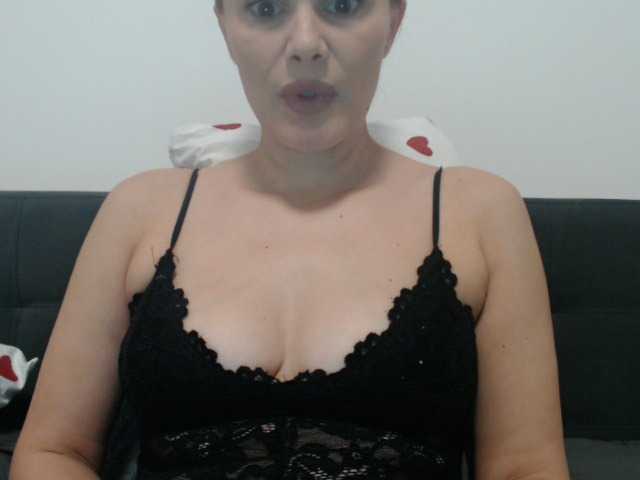 foxyIrina live cam on BongaCams