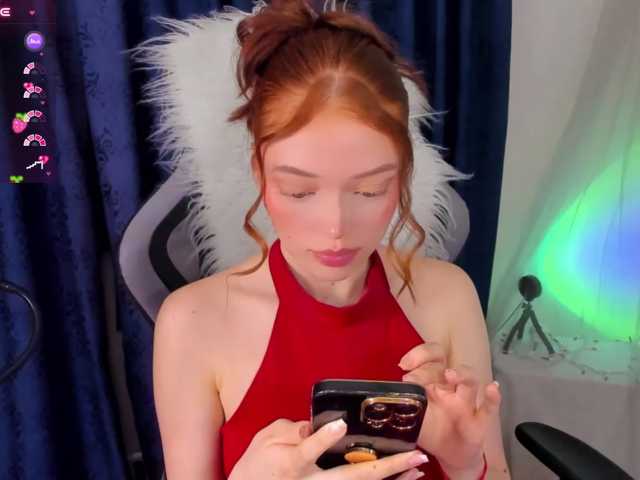 Amber-white live cam on BongaCams
