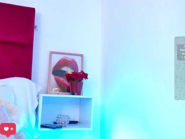Erika-moore live cam on BongaCams