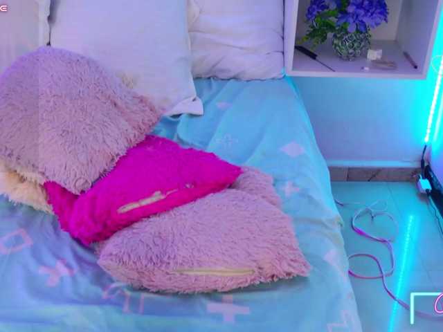 Erika-moore live cam on BongaCams