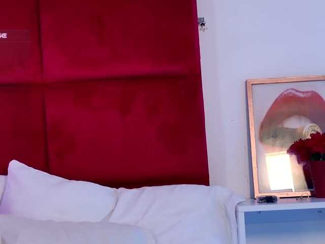 Erika-moore live cam on BongaCams