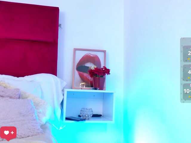 Erika-moore live cam on BongaCams