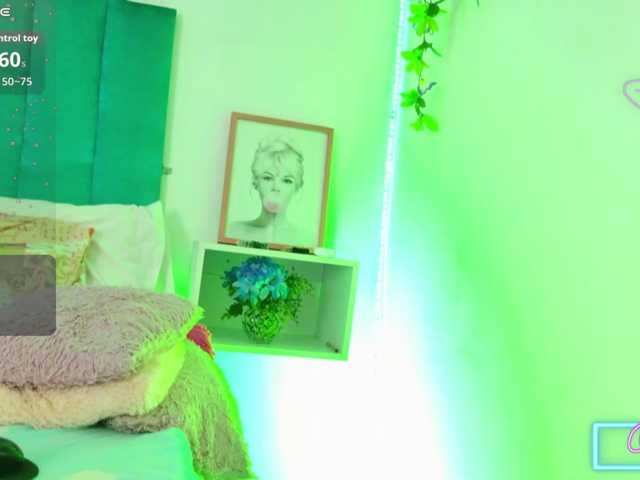 Erika-moore live cam on BongaCams