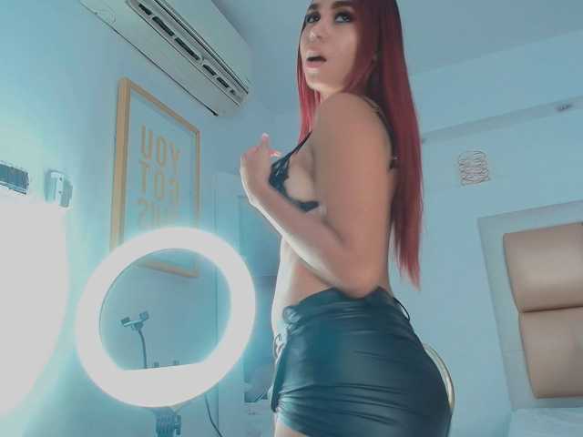 IshaFoxy live cam on BongaCams