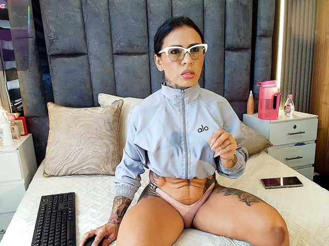 emily-86 live cam on BongaCams