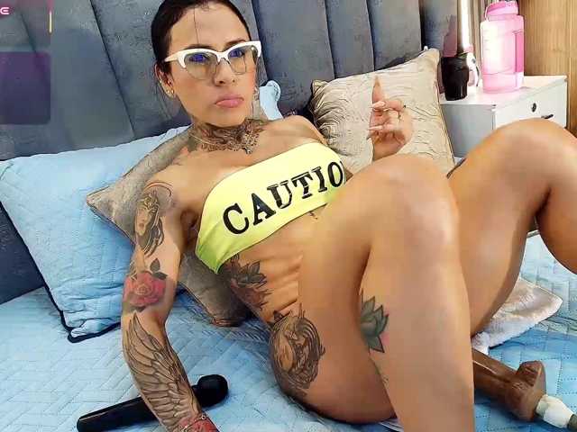 emily-86 live cam on BongaCams