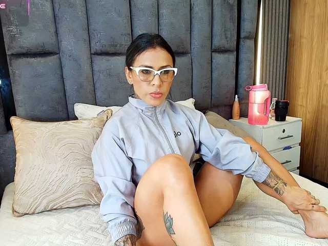 emily-86 live cam on BongaCams