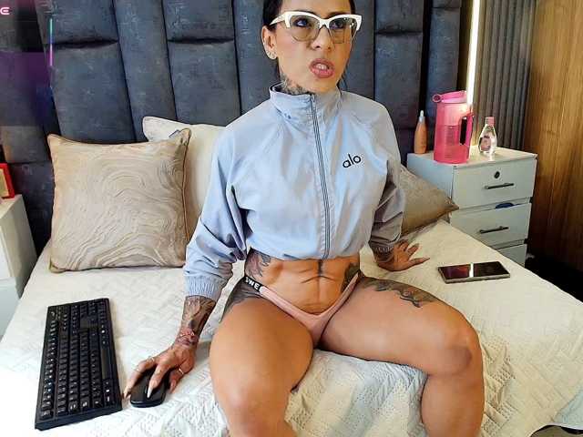 emily-86 live cam on BongaCams