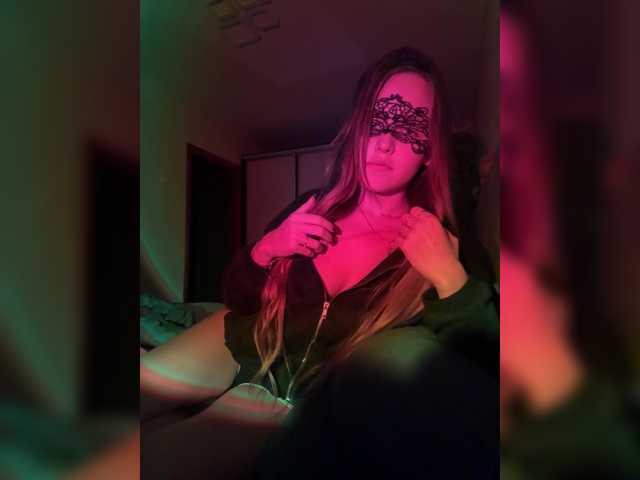 Sashasiii live cam on BongaCams