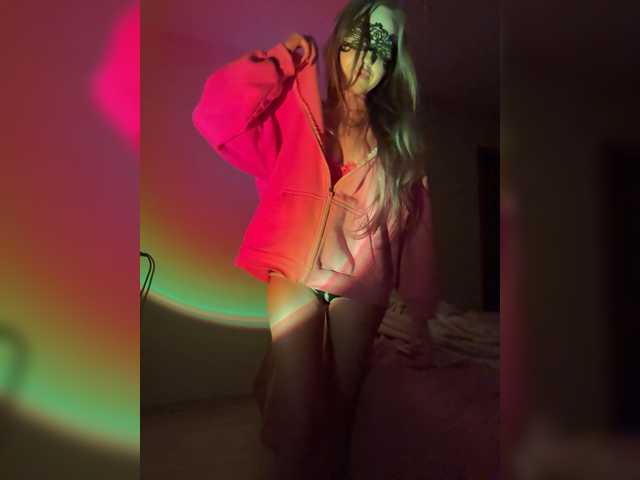 Sashasiii live cam on BongaCams