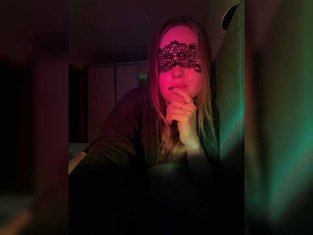 Sashasiii live cam on BongaCams