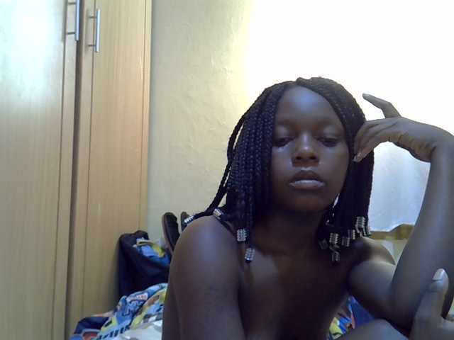 lovely-maya1 live cam preview