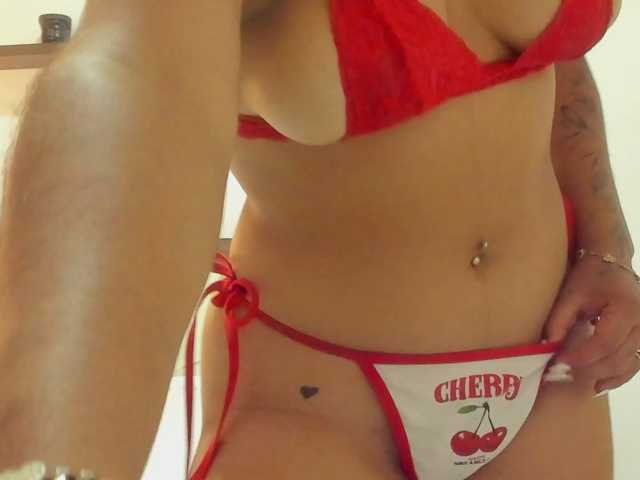 ScarletThompson live cam on BongaCams