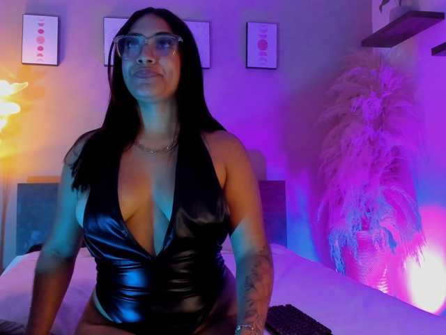 ScarletThompson live cam on BongaCams