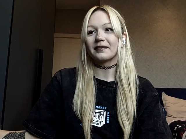 EnedinaLorenzano live cam on BongaCams
