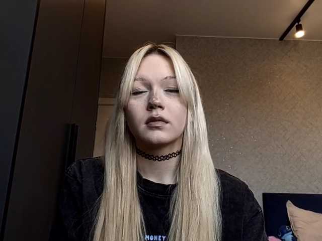 EnedinaLorenzano live cam on BongaCams