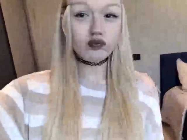 EnedinaLorenzano live cam on BongaCams