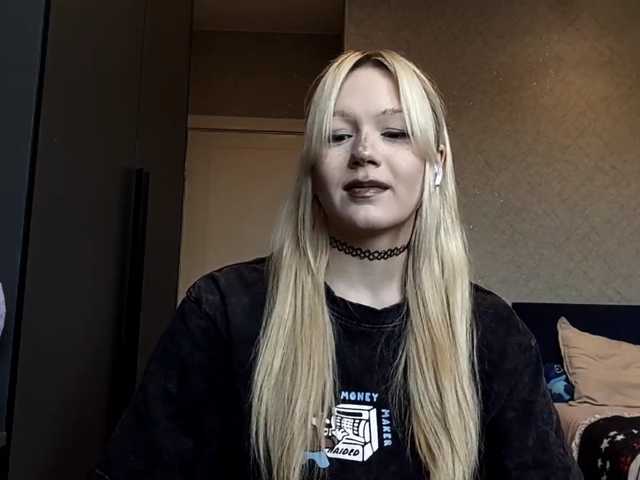 EnedinaLorenzano live cam on BongaCams