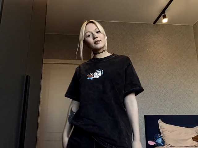 EnedinaLorenzano live cam on BongaCams