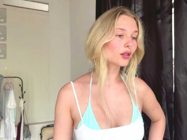 SweetSmuzi live cam on BongaCams