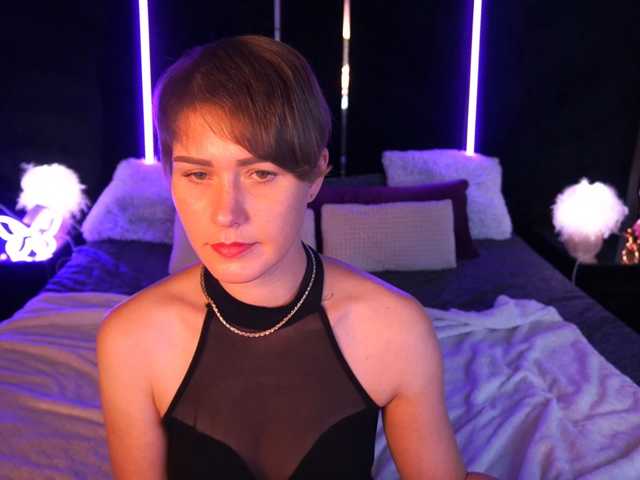 ShellyAira live cam on BongaCams