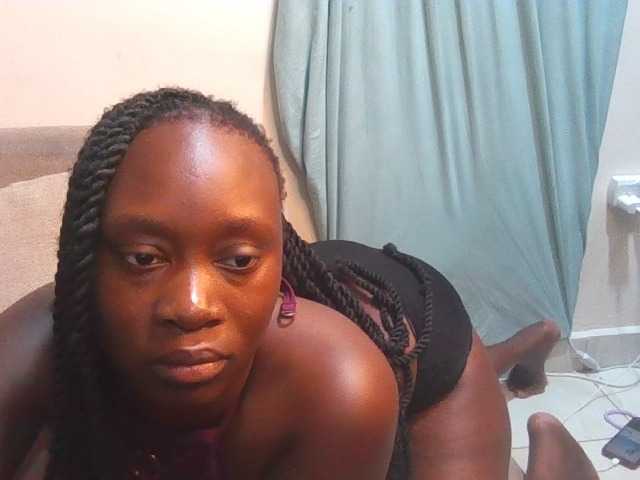 Midnightqueen01 live cam on BongaCams